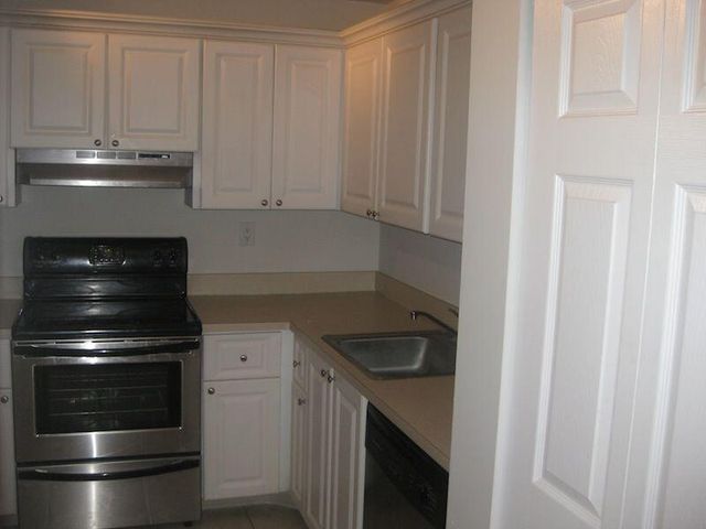 721 N Pine Island Road 116, Plantation, FL 33324