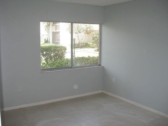 721 N Pine Island Road 116, Plantation, FL 33324