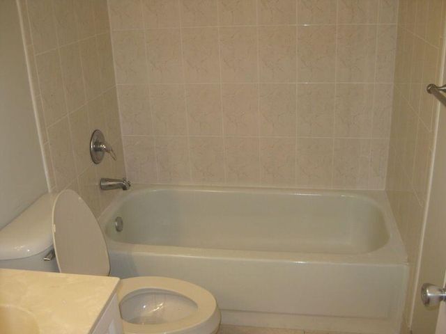 721 N Pine Island Road 116, Plantation, FL 33324