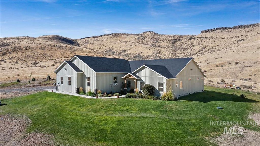 2689 Rock Creek Rd, Hansen, ID 83334 photo 2
