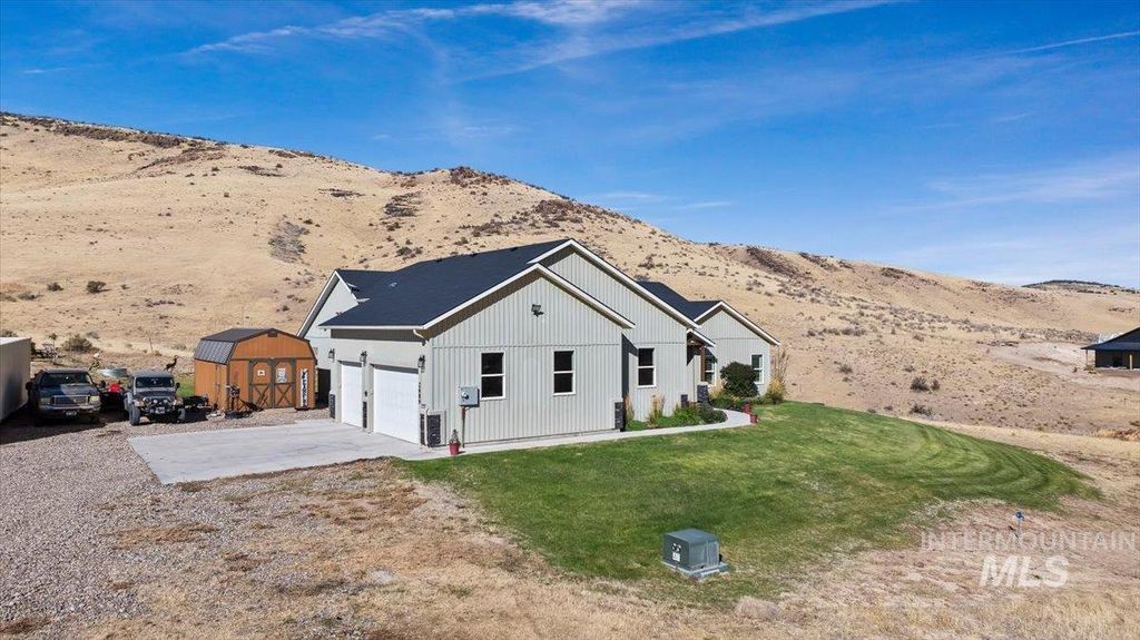 2689 Rock Creek Rd, Hansen, ID 83334 photo 3