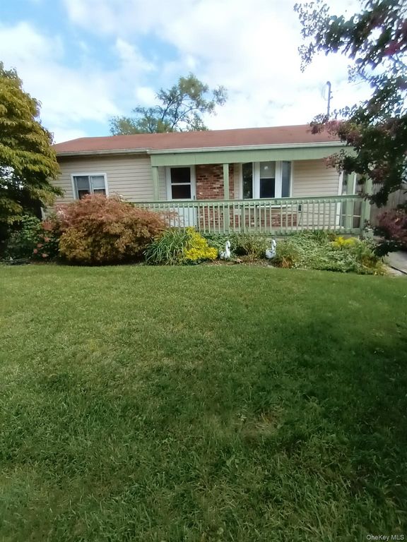 998 Bowling Green Drive, Westbury, NY 11590 — exterior