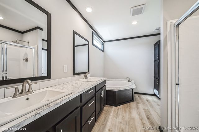 1103 Kyle Avenue, Warner, OK 74469