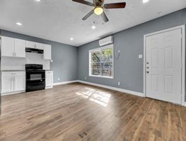 5911 Grace Lane 2, Houston, TX 77021