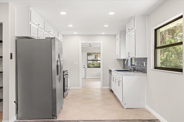 575 LAKE MCCOY DRIVE, Apopka, FL 32712