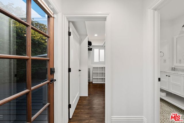 2624 S Palm Grove Avenue, Los Angeles, CA 90016