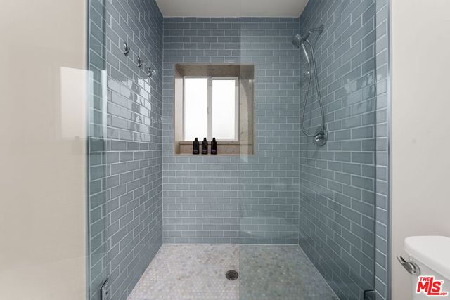 2624 S Palm Grove Avenue, Los Angeles, CA 90016