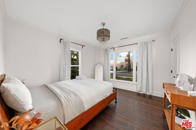 2624 S Palm Grove Avenue, Los Angeles, CA 90016