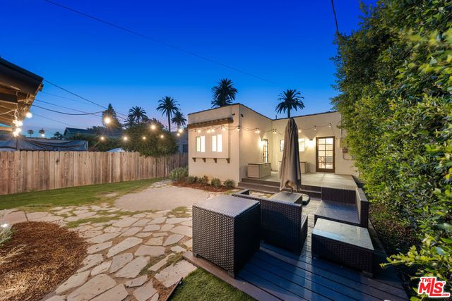 2624 S Palm Grove Avenue, Los Angeles, CA 90016