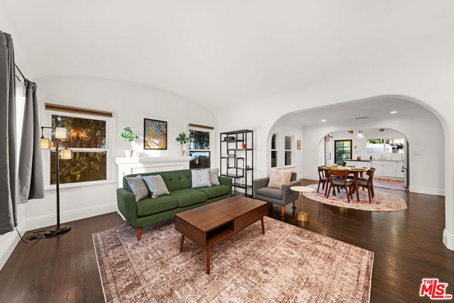 2624 S Palm Grove Avenue, Los Angeles, CA 90016