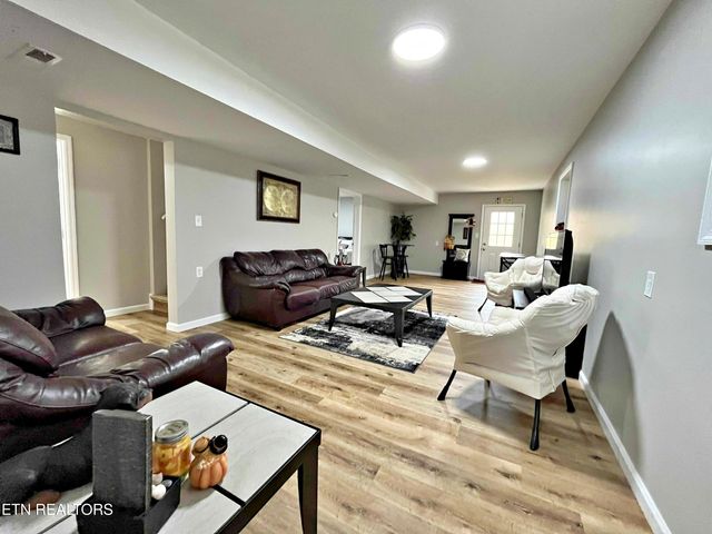 366 J D Walden, Ten Mile, TN 37880