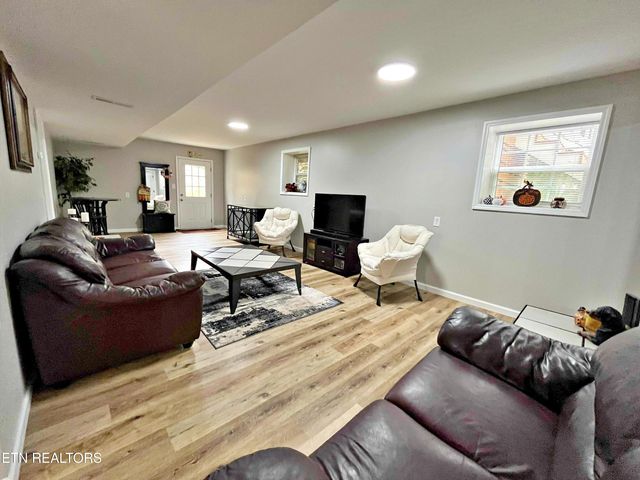 366 J D Walden, Ten Mile, TN 37880