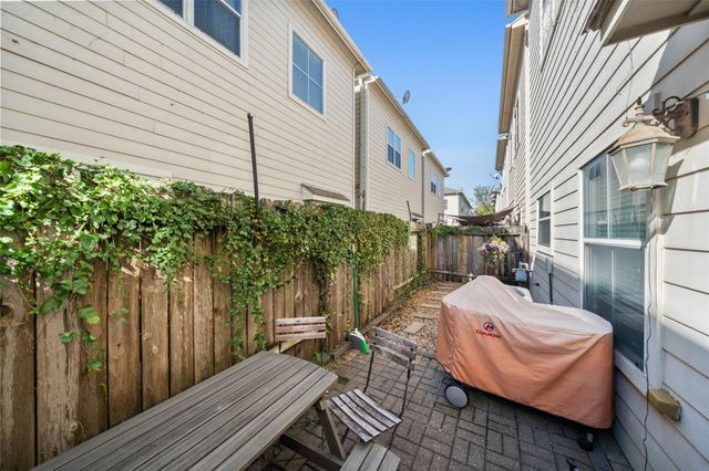 911 Mckinney Park Lane, Houston, TX 77003