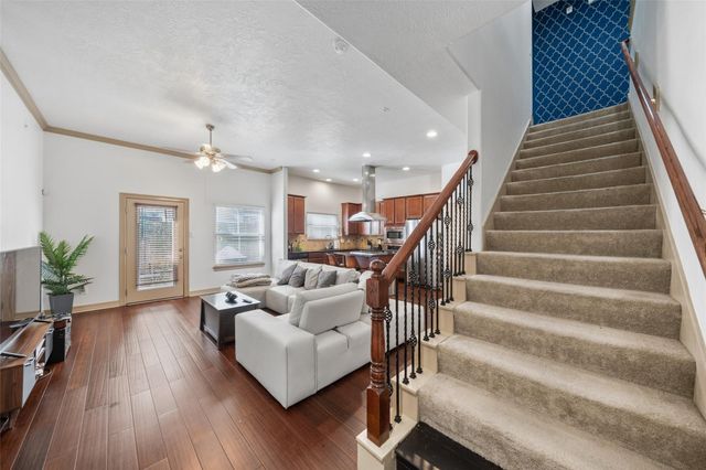 911 Mckinney Park Lane, Houston, TX 77003