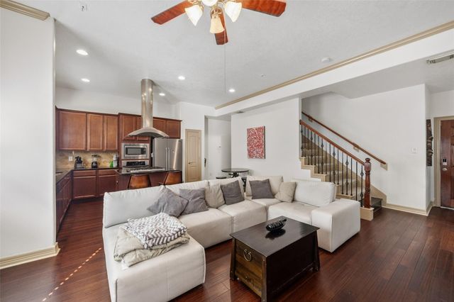 911 Mckinney Park Lane, Houston, TX 77003