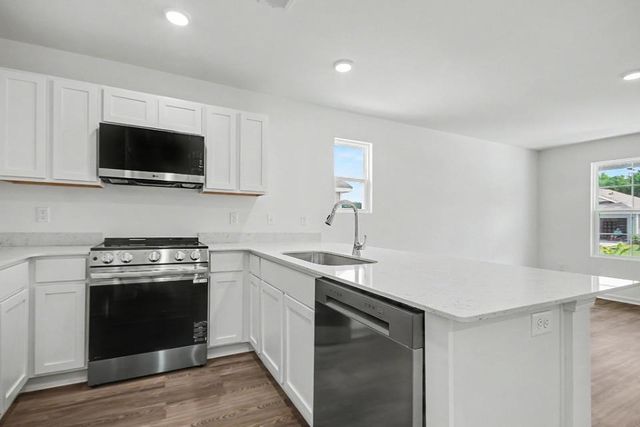 84 Vintage Way, Tabor City, NC 28463