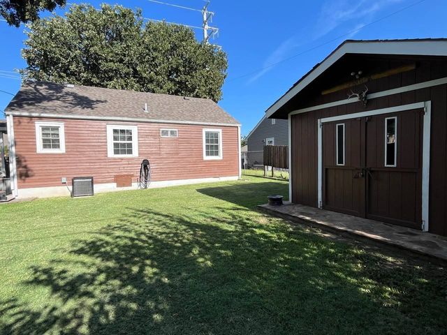 1207 N HYDRAULIC ST, Wichita, KS 67214