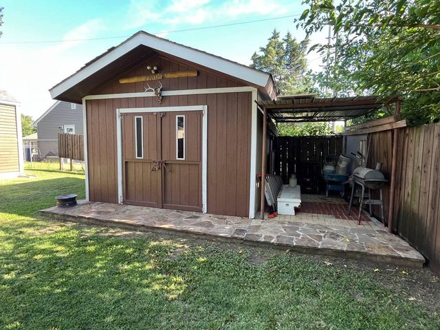 1207 N HYDRAULIC ST, Wichita, KS 67214