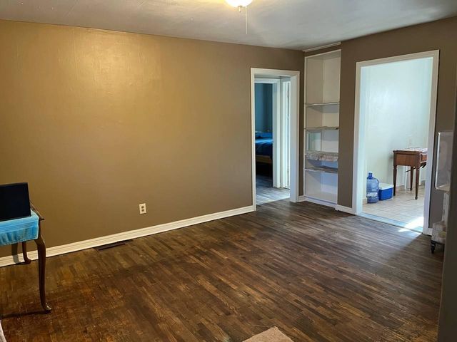 1207 N HYDRAULIC ST, Wichita, KS 67214