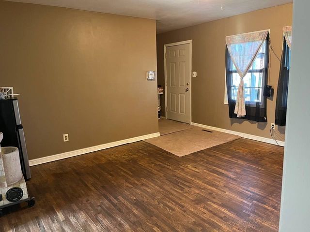 1207 N HYDRAULIC ST, Wichita, KS 67214