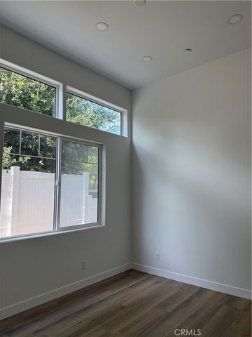 6536 Shoup Avenue, West Hills, CA 91307
