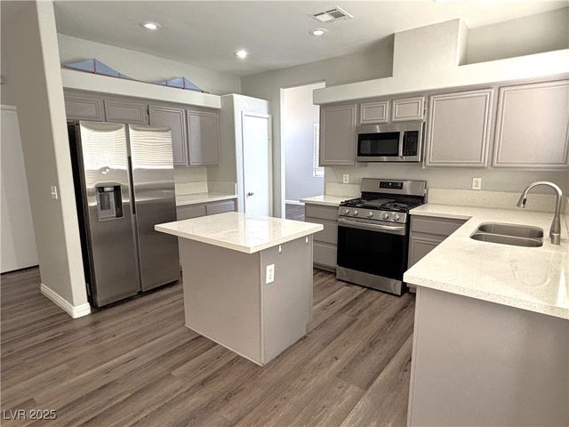 3569 Lazy Sun Lane, Las Vegas, NV 89147