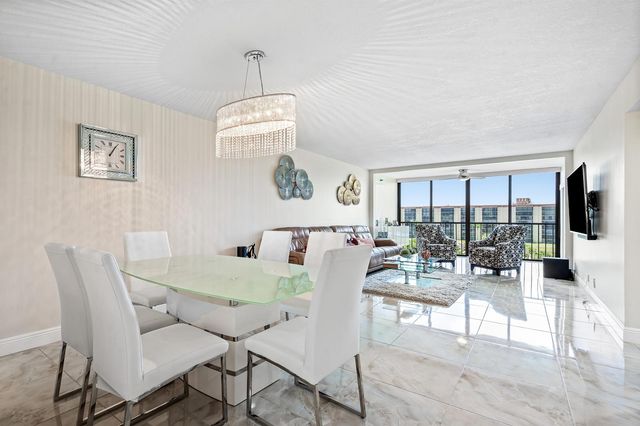 7290 Kinghurst Drive 607, Delray Beach, FL 33446