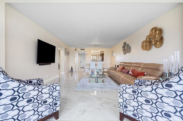 7290 Kinghurst Drive 607, Delray Beach, FL 33446