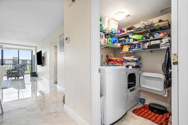 7290 Kinghurst Drive 607, Delray Beach, FL 33446
