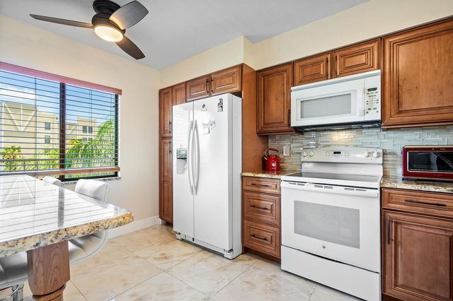7290 Kinghurst Drive 607, Delray Beach, FL 33446