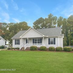 1676 Crawfords Pointe Drive, Greenville, NC 27834