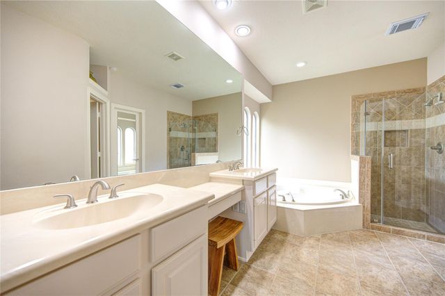 18 Arbor Bend Drive, Houston, TX 77070