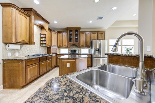 18 Arbor Bend Drive, Houston, TX 77070