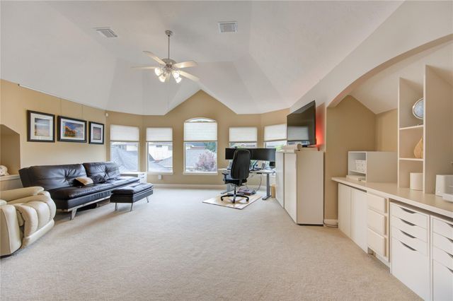 18 Arbor Bend Drive, Houston, TX 77070