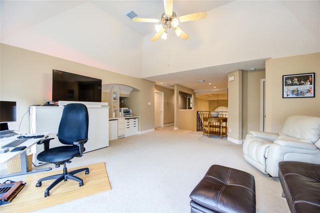 18 Arbor Bend Drive, Houston, TX 77070