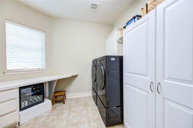 18 Arbor Bend Drive, Houston, TX 77070