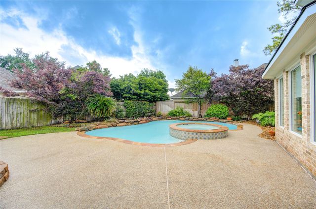 18 Arbor Bend Drive, Houston, TX 77070