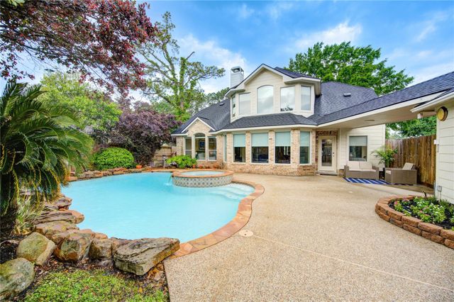 18 Arbor Bend Drive, Houston, TX 77070