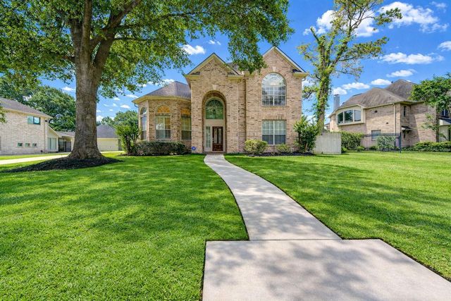 18 Arbor Bend Drive, Houston, TX 77070