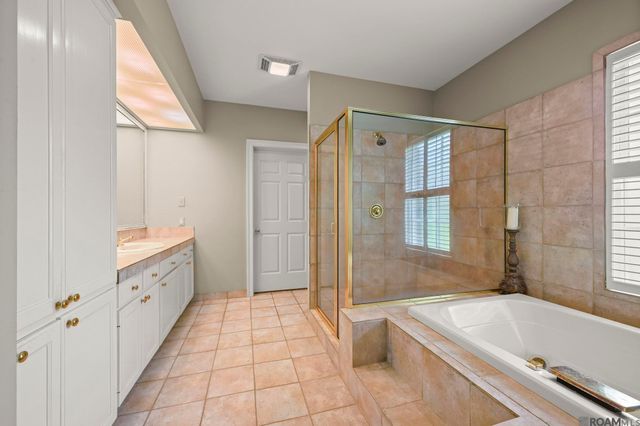 11384 Greenside Dr, Gonzales, LA 70737