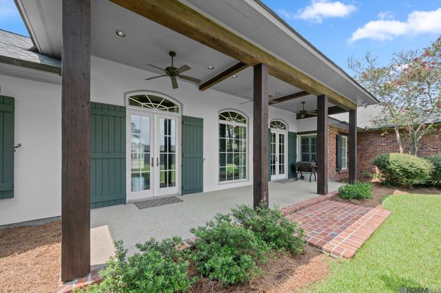 11384 Greenside Dr, Gonzales, LA 70737
