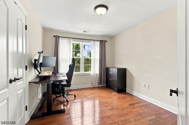 18 Kendall Rd, East Brunswick Twp., NJ 08816