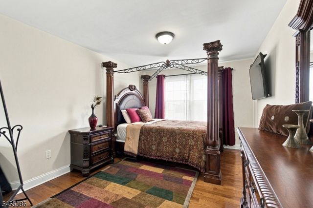 18 Kendall Rd, East Brunswick Twp., NJ 08816