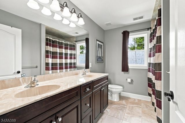 18 Kendall Rd, East Brunswick Twp., NJ 08816