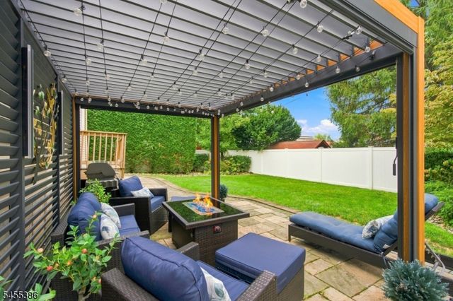 18 Kendall Rd, East Brunswick Twp., NJ 08816
