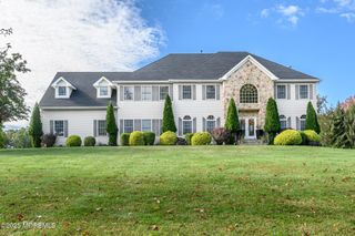 13 Randall Drive, Manalapan, NJ 07726
