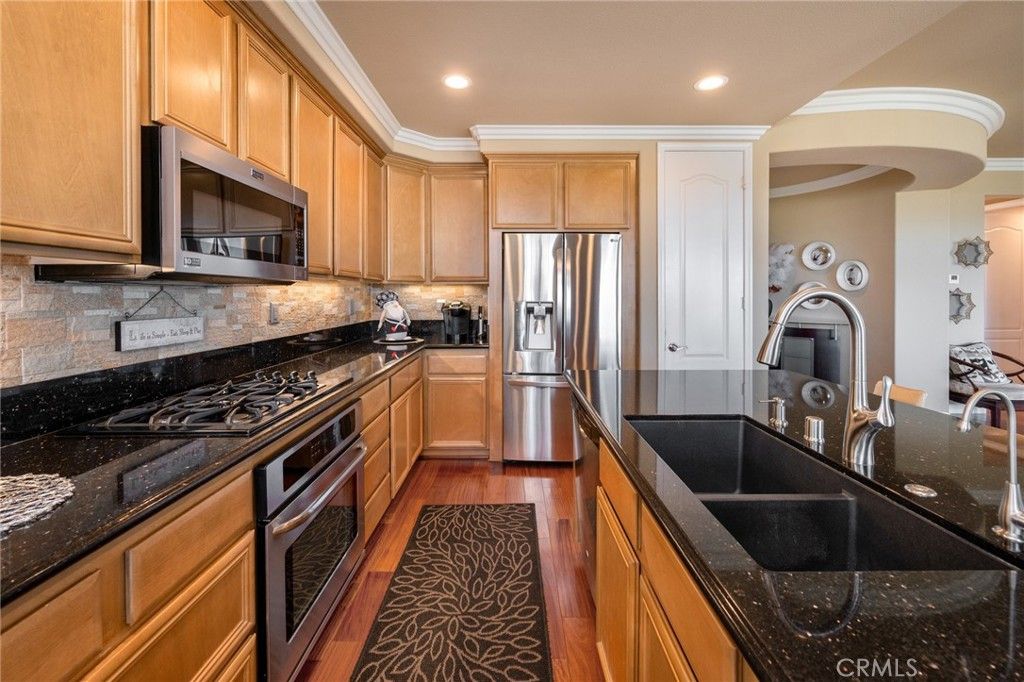 Image 8 of property listing at 23752 La Posta Court, Corona, CA 92883