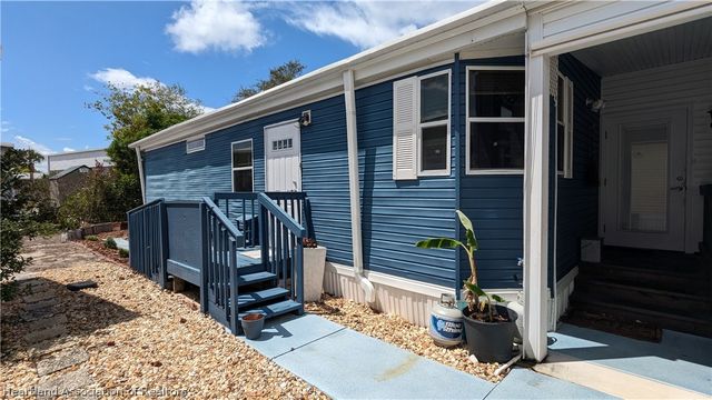 24 Freedom Way, Lake Placid, FL 33852