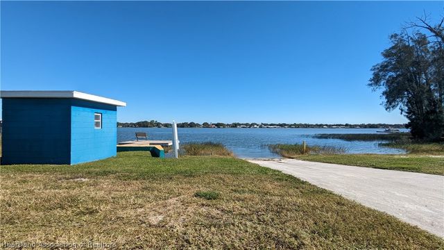 24 Freedom Way, Lake Placid, FL 33852