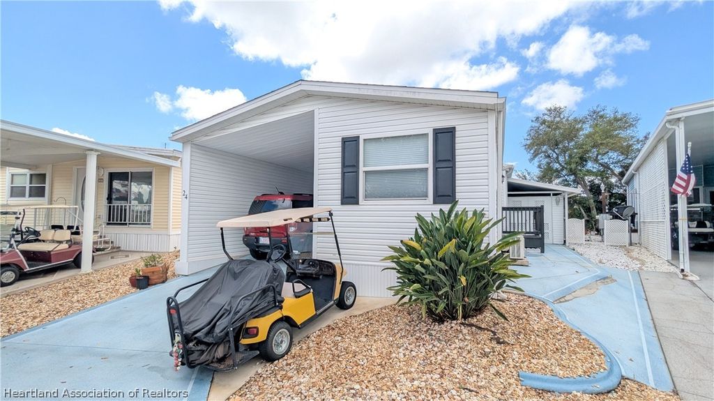 24 Freedom Way, Lake Placid, FL 33852